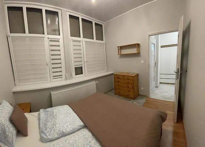 Przystanek - Genua Apartman *